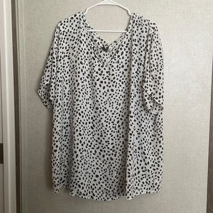 COPY - White and black dot top